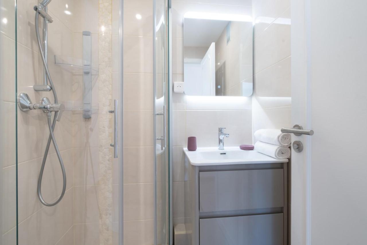 Apartment 3-br Near Downtown Sea View Parking