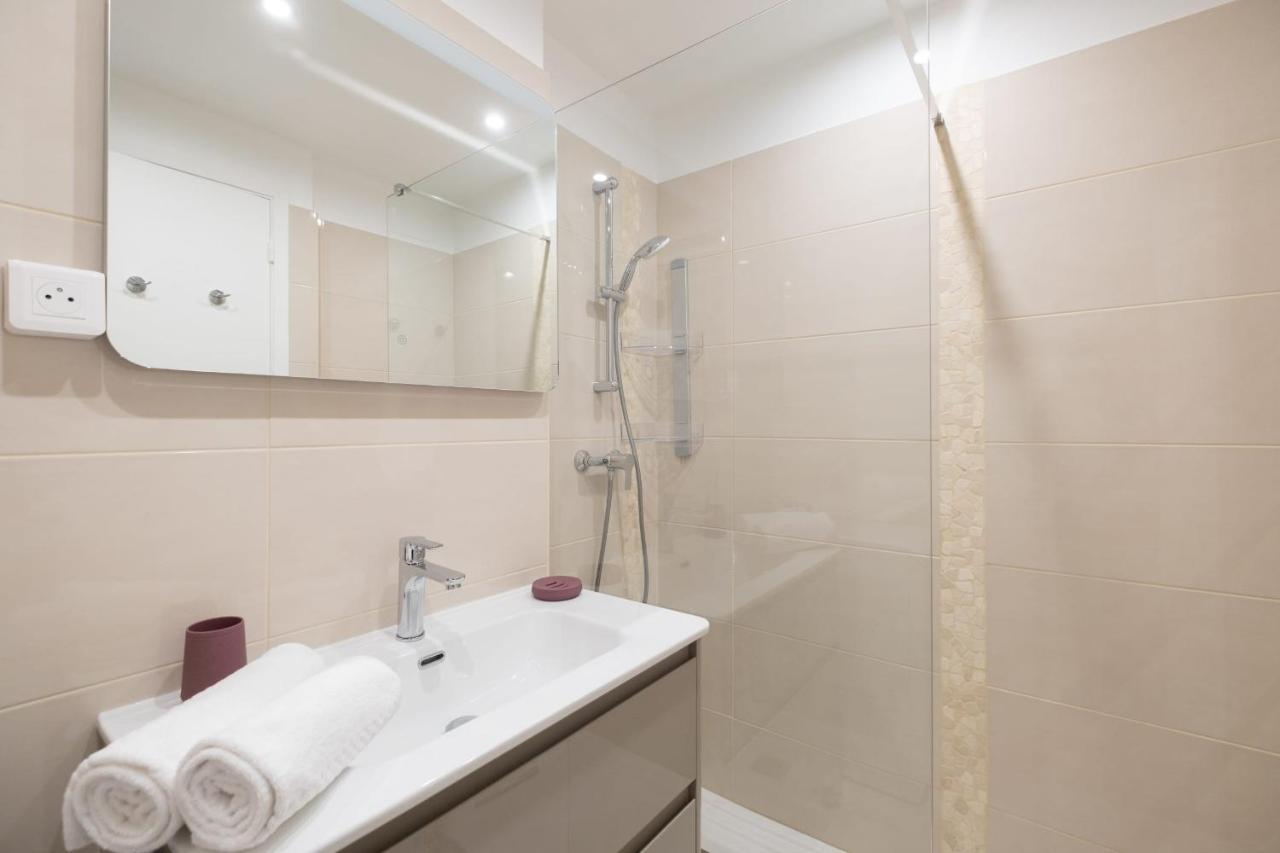 Apartment 3-br Near Downtown Sea View Parking *